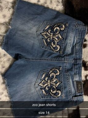 ZCO Blue Embellished Cropped Denim Shorts